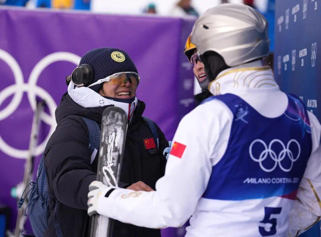 亚博体育官网-冠军伉俪，比翼齐飞